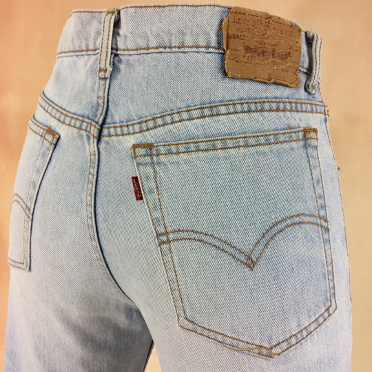 Size 31 Vintage Levis 606 Distressed Light Wash Women's Ripped Jeans W31 L27 High Waisted Tapered Leg 90S Classic Mom Waist 31"