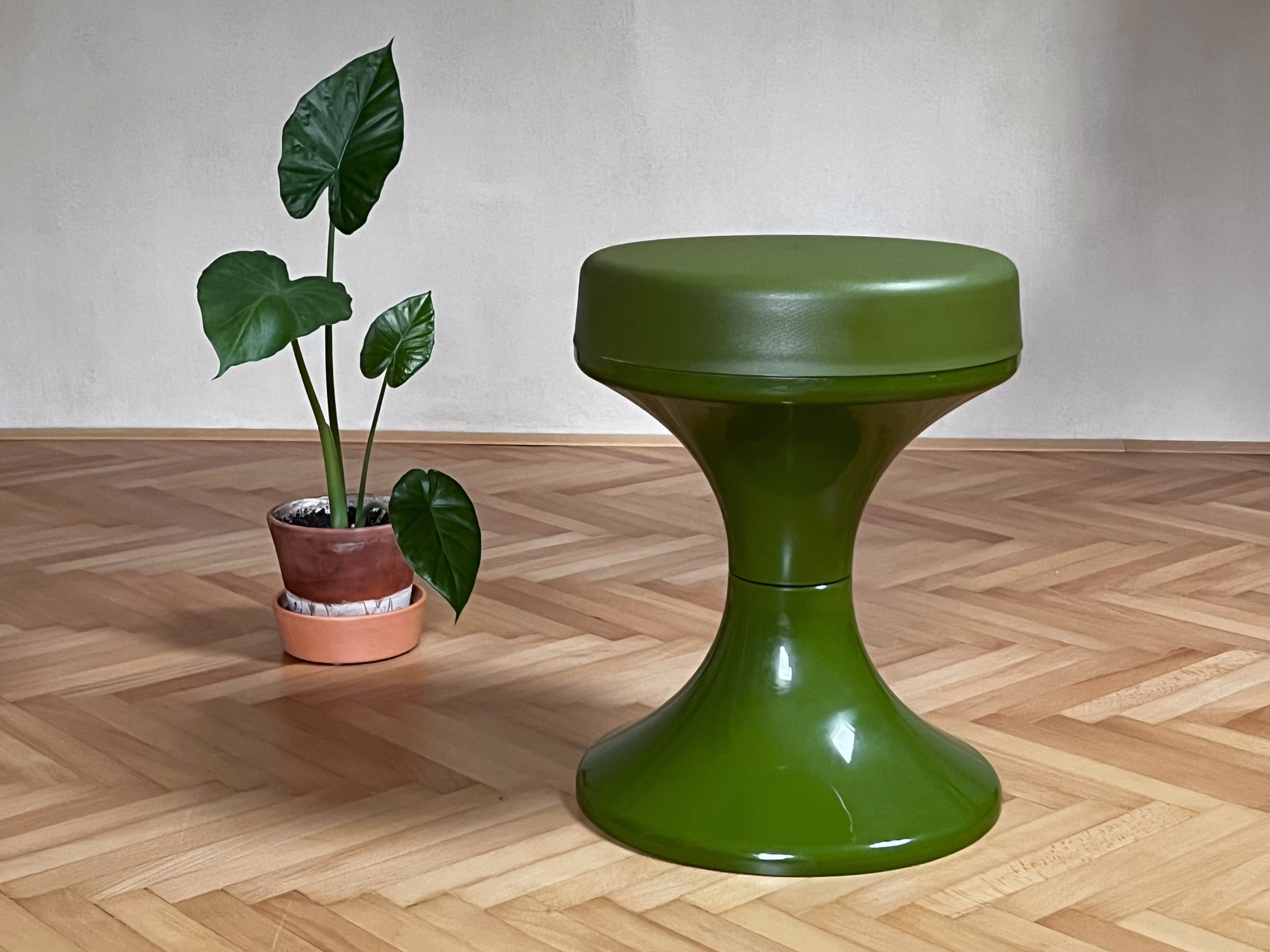Vintage Green Plastic Tulip Chair/stool Patio Chair Small Table West Germany 1970/ Space Age Retro Atomic Era