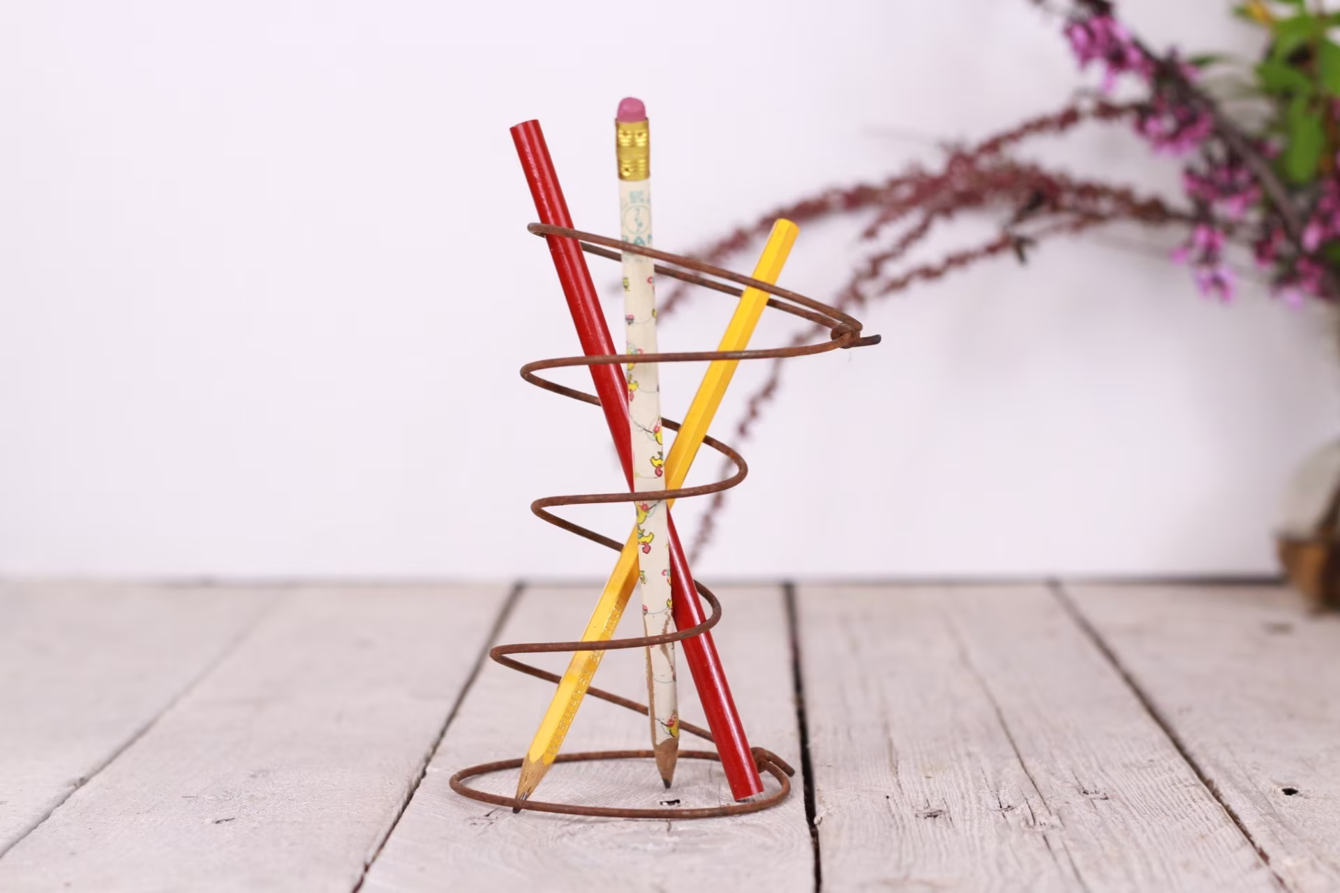 Metal Spring - Modern Pen Pencil Holder Industrial Rusty Metal Wire Vintage Office Decor Old Bed Desk Organizer