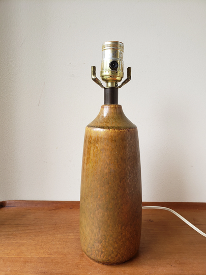 Vintage Danish Modern Pottery Table Lamp By Lotte Gunnar Bostlund, Model 400, Camel Brown, Mid Century