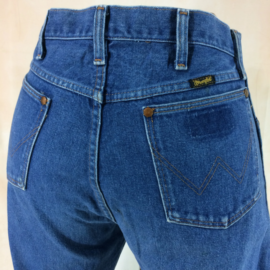 Size 32 Wrangler Vintage Western Jeans W32 L29 High Waist Distressed Faded Boyfriends Mom Rodeo Riders Made in Usa