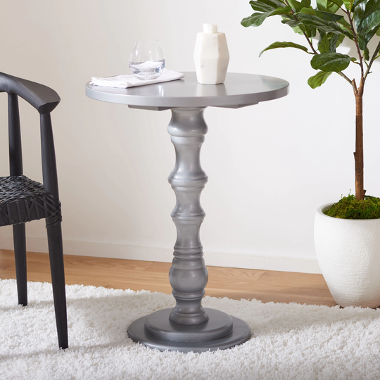 SAFAVIEH Greta Silver Accent Table - 22" x 22" x 28.8" - 22" x 22" x 28.8"