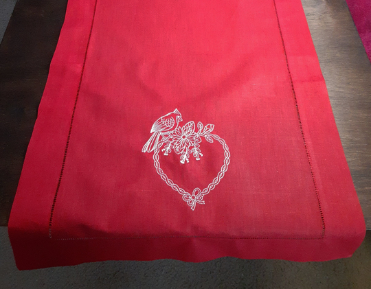 Valentines Cardinal Heart Cloth Table Runner, Embroidered Personalized Cloth, Red Tablerunner, Perfect Gift
