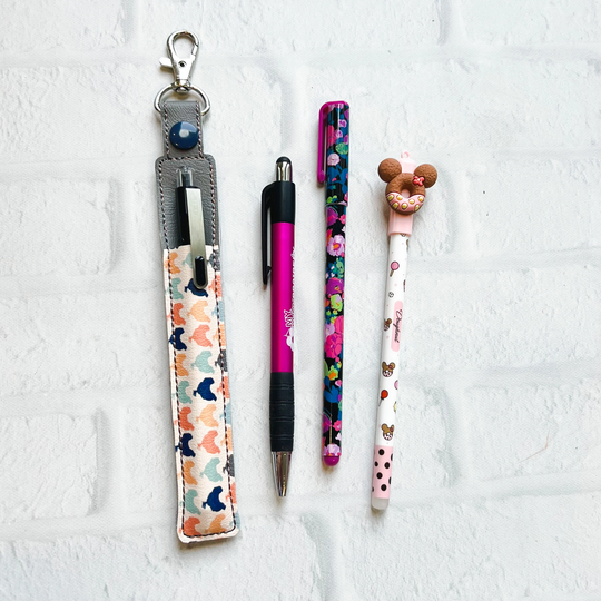 Farmhouse Chickens Pen Pencil Holder Keychain, Stylus Holder, Pen Keychain Case, Teacher Lanyard Gift Idea, Chicken Nurse Bag Clip