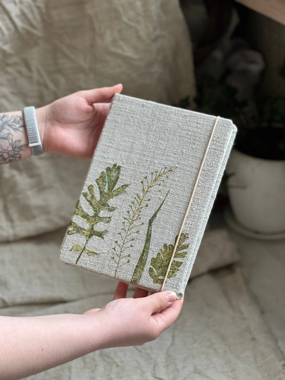 Linen Scrapbooking Photo Album.keepsake Journal. Wish Book. Eco Printing Real Leaf. 4Th Aniversary Gift. Natural Fabric Photoalbum. Grey