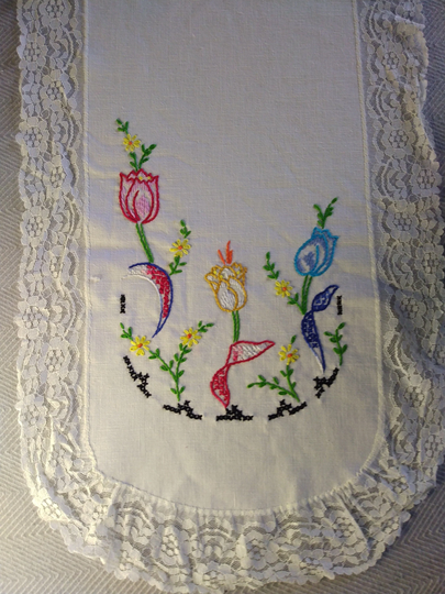 Embroidered Table Runner | Linen & Lace Floral Pattern Vintage Home Decor