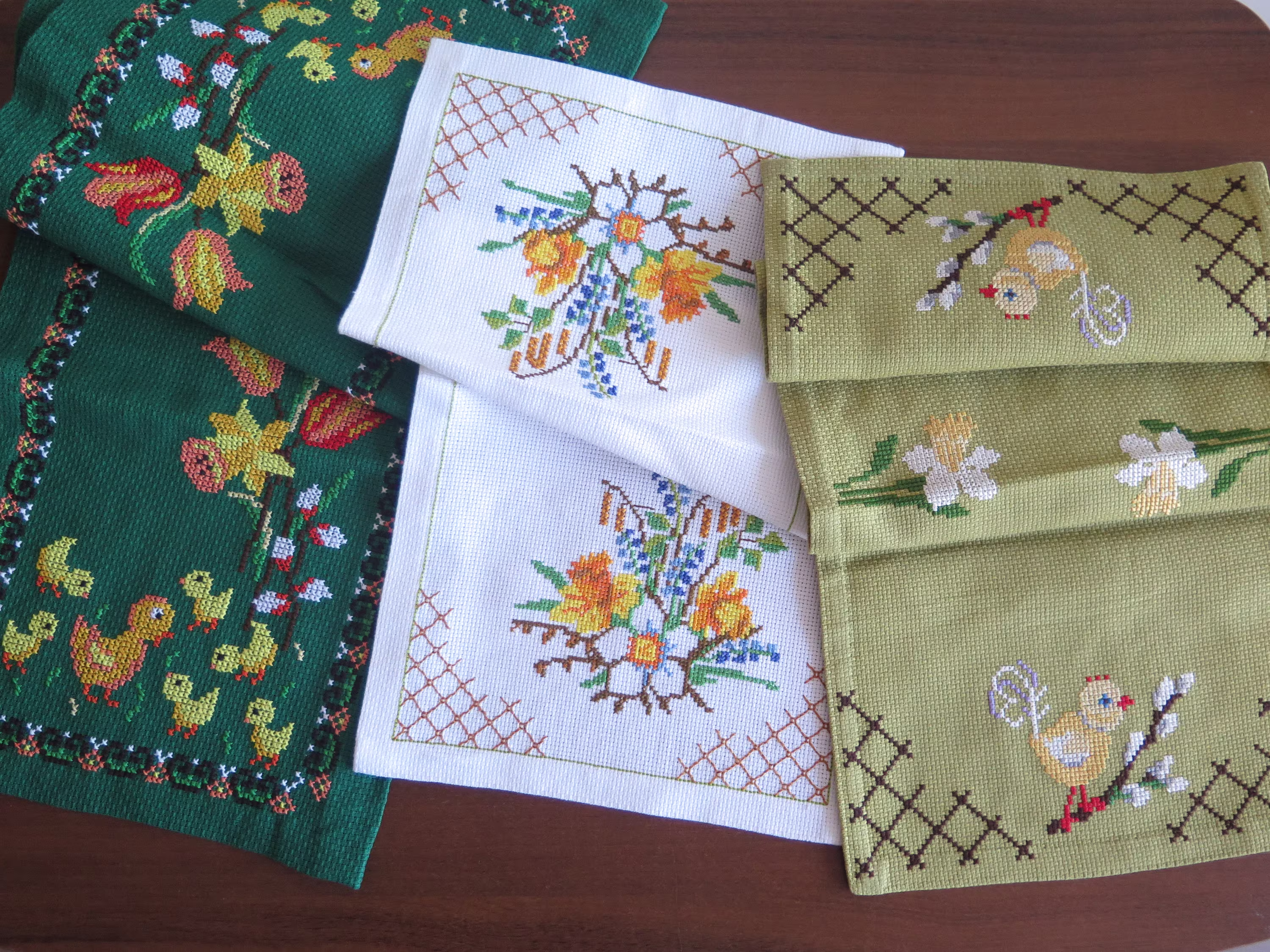 Easter Table Cloth, Vintage Embroidered Napkin, Handmade Spring Napkin #5-17-26