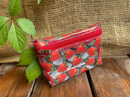 Transparent Waterproof Cosmetic Bag Strawberry Pattern Makeup Case Summer Fruit Bag Kids Pencil Zipper Pouch Gift For Girl