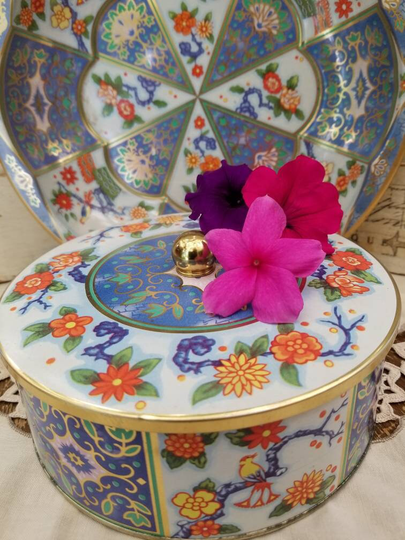 Beautiful & Vibrantly Colored Designed By Daher 1970S Decorative Platter Matching Biscuit Tin. Smashing Periwinkle Orange Colors