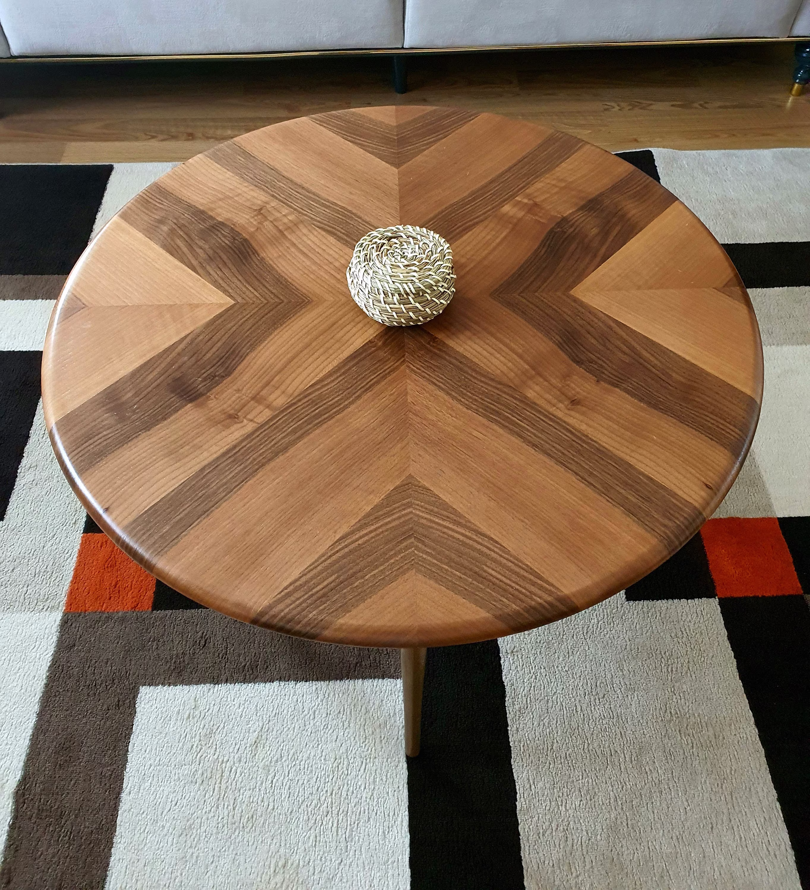 Round Coffee Table Walnut, Circle Mid Century Modern Table, Center Middle