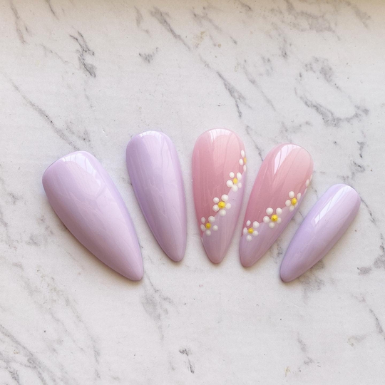 Reusable Pastel Lavender Daisy Flower Press On Nails