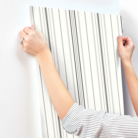 Provo, Wide Pinstripe 20.5 In X 33 Ft = 56.4 Sq Ft Wallpaper