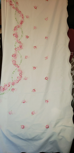 White Hand Embroidered Table Cloth Rectangle 75x58In Excellent Condition