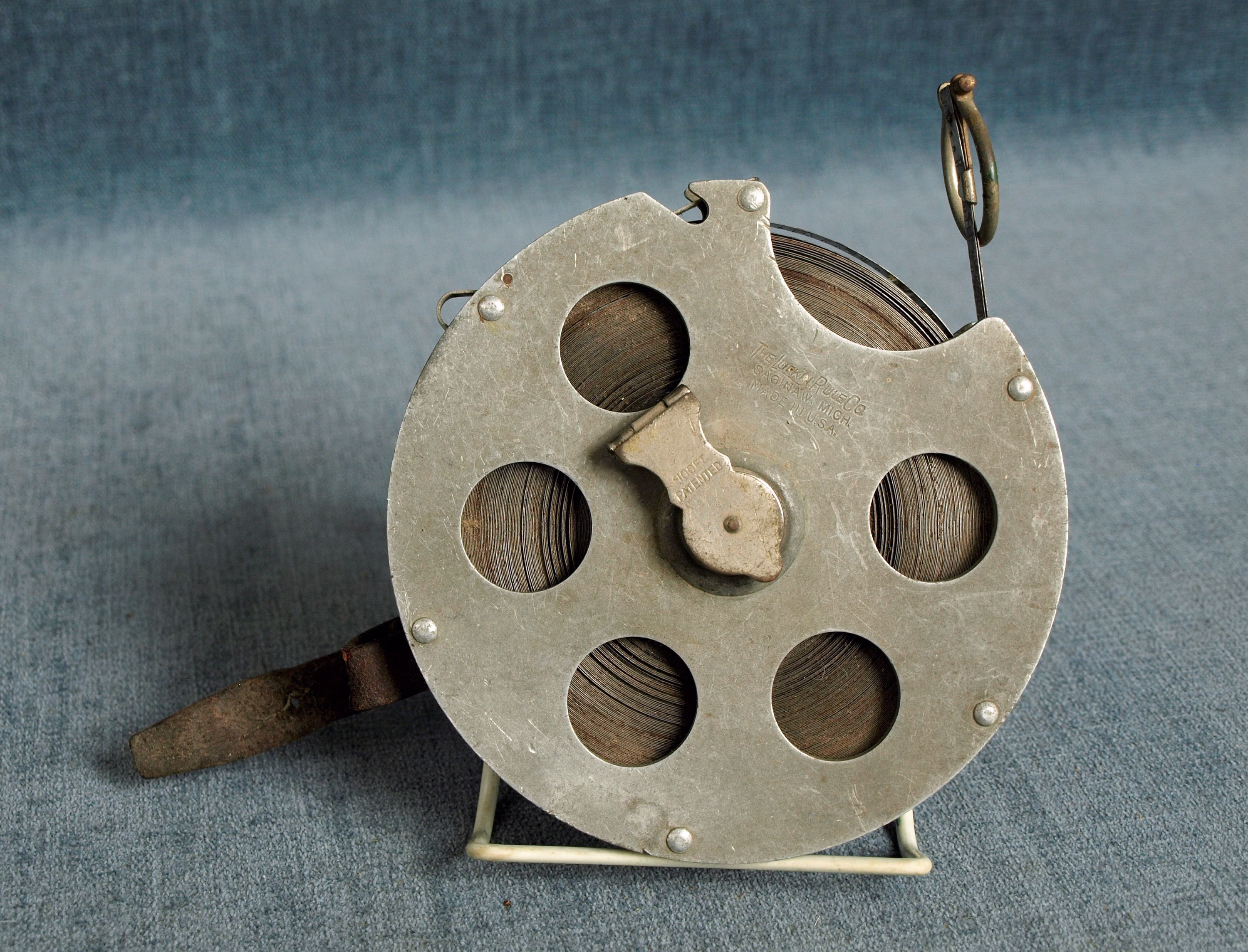 The Lufkin Rule Co 100 Feet Vintage Hand Reel Tape Measure/Fish With Leather Strap & Metal Case