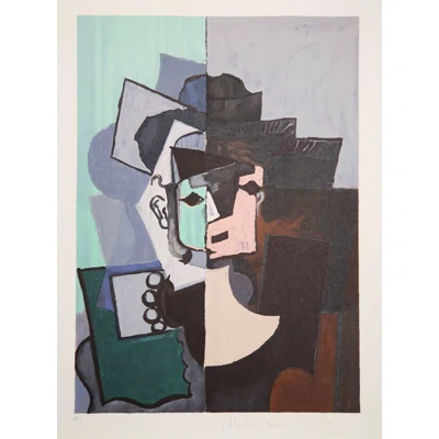 Portrait De Face Sur Fond Rose Et Vert