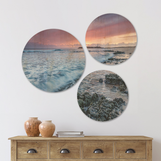 Designart 'Sunset on Cape Trafalgar Beach' Seascape Wood Wall Art Set of 3 Circles - Multi-Color