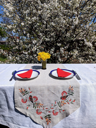 Easter Table Runner, Linen Runner & Napkin Set, Floral Embroidered Linen Tablecloth, Table Linens, Holiday Decor