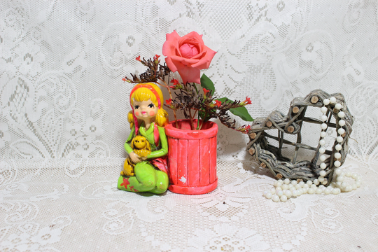 Vintage Pencil Sharpener & Holder, Groovy Mod Girl Holder Vase Holiday Fair Inc Nyc 1970, Made in Japan