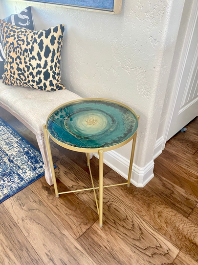 Luxury Resin Geode Accent End Table with Removable Tray Top, Emerald & Gold Agate Decorative Table. Unique Gift For People Who Have Everything