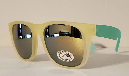 Vintage Color Changing Sunglasses // Browline Clubmaster 90S Vintage Retro Beach Shades Clear Yellow + Blue Funky Hipster