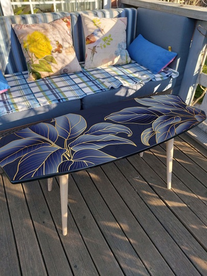 Fish Surfboard Shaped Accent Sofa Table With Leaves Pattern Blue Gold Unique Coffee Leaf Print For Tropical Beach Home Decor
