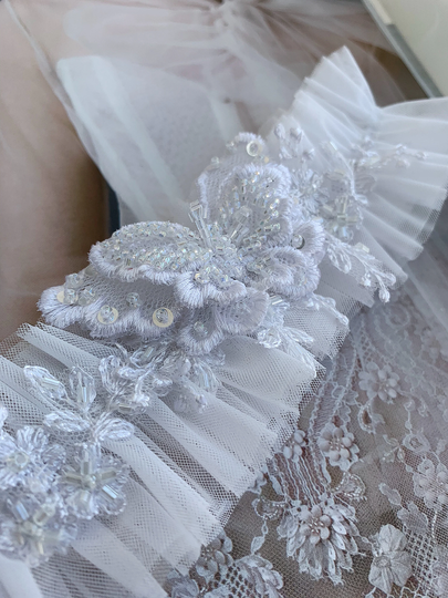 Tulle Stretchy Wedding Garter With Pearls & Butterfly Applique, Romantic Fairy Lace For Bride, Victorian Fancy Bachelorette Gifts