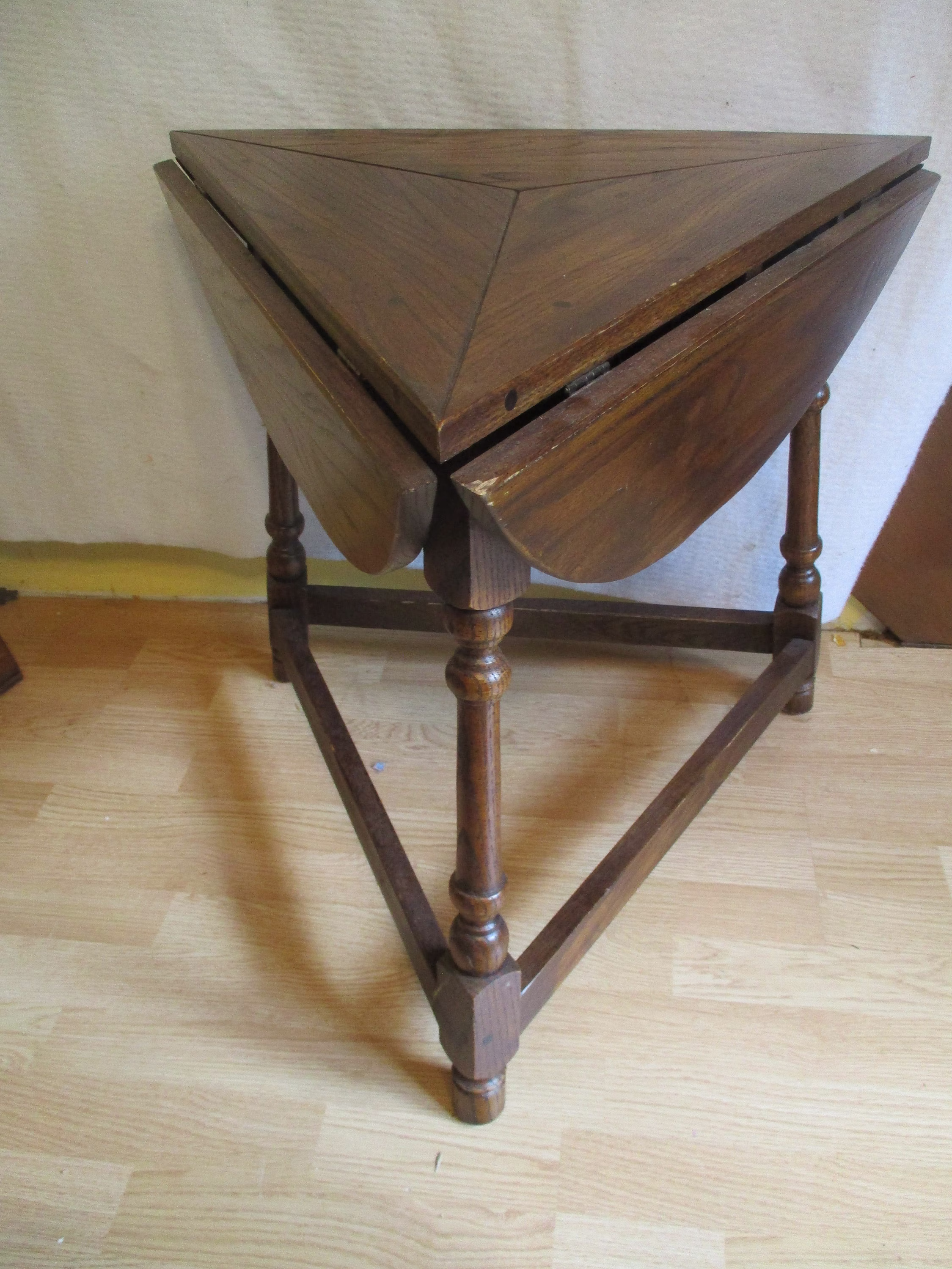 Table Round Drop Leaf Triangle Unique Vintage