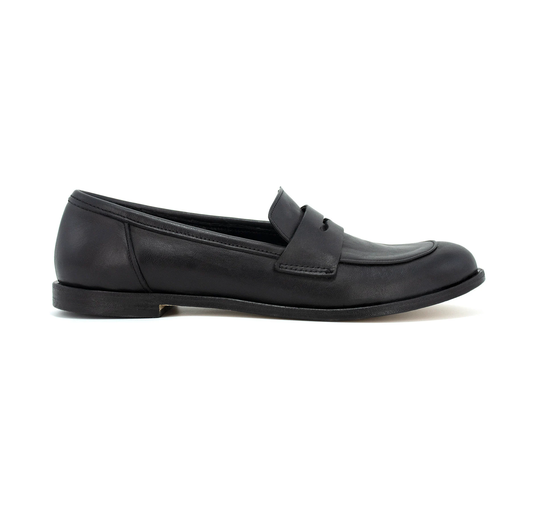 Loafer Black Womens, Women's Penny Loafer, Loafer Shoes Women, Leather Loafers, Loafer Outfits, Penny Loafers, Heels Low, Heels Black, Leather