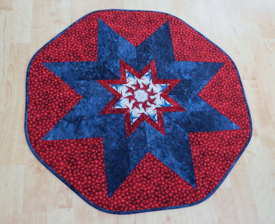 Quilted Table Topper, 29.75x30-Inch, Octagonal Centerpiece, Patriotic Americana USA #940