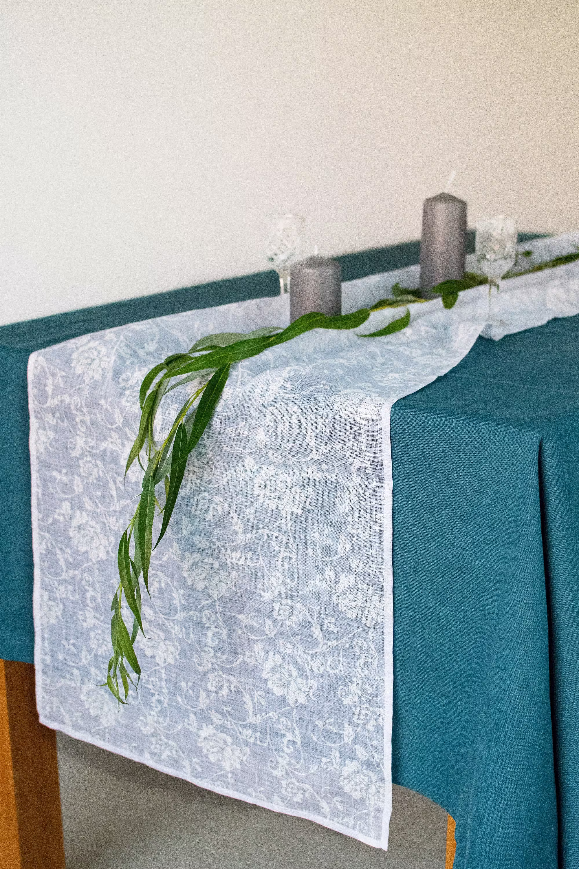 Pure White Linen Table Runner With Flowers Sheer Wedding Dinner Decor Boho Cloth Birthday Eco Friendly French Style Linens