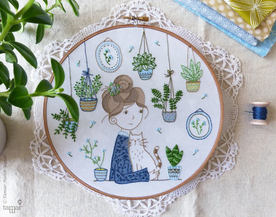 Hair Bun Girl - Diy Kit, Embroidery Hoop Art, Kit, Christmas Modern Hand Embroidery, Craft Hand Broderie