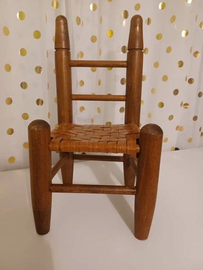 Adorable Vintage Doll Chair/ Plant Stand
