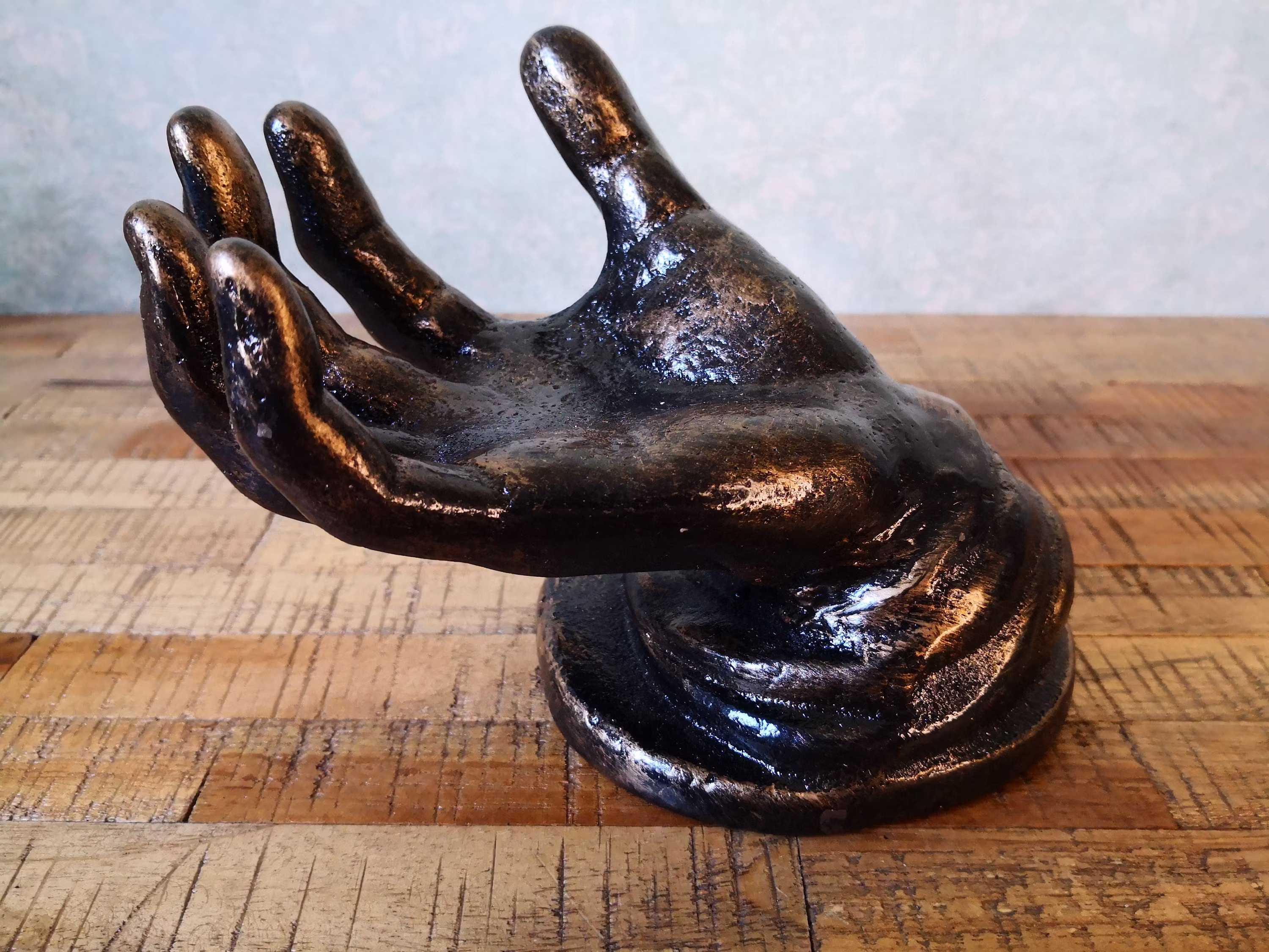 Helping Hand Display Stand, Small Object Card Jewellery Display, Interior Decor, Table Organization, Cast Iron Figure
