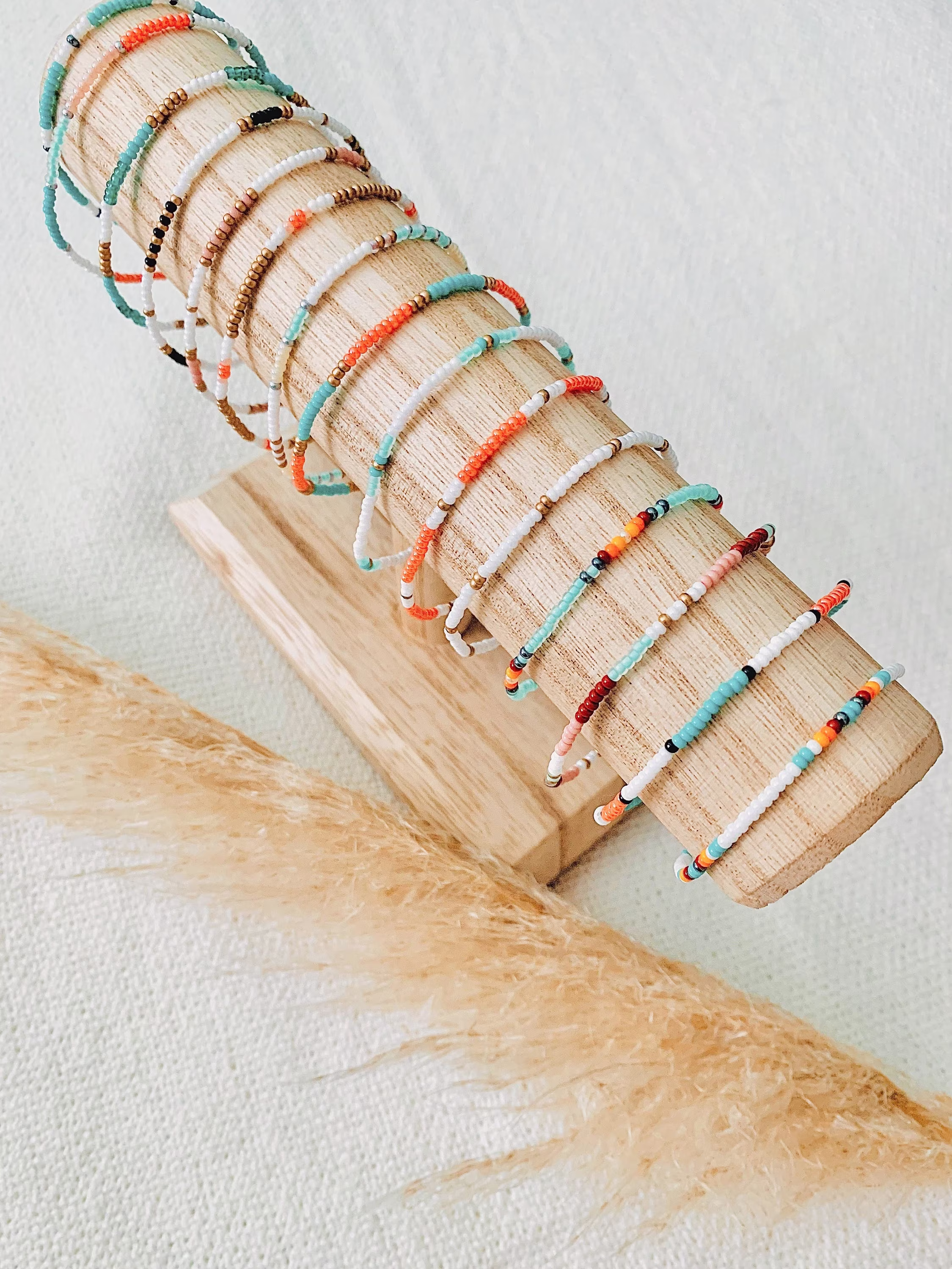 Seed Bead Bracelets, Stretch Minimalist Beaded Dainty Bracelet, Colorful Beachy, Small Bracelet
