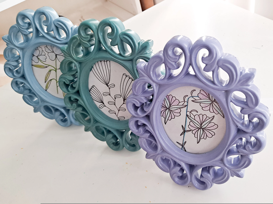 Small Oval Frames, Vintage Colors, Plastic & Glass, Baroque Oval Frame, Old World Style, Victorian Frame Colors