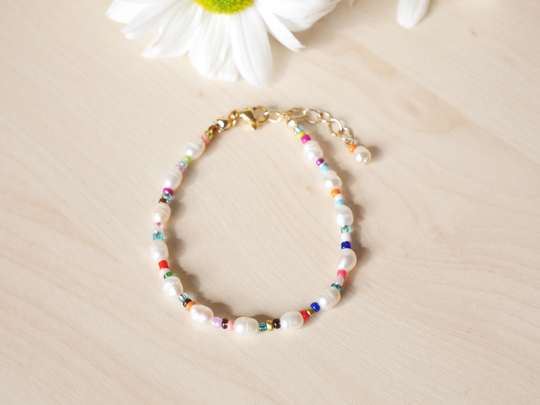 Colorful Beaded Pearl Bracelet, Cute Half White Colorful Summer Genuine Fresh-Water Pearls & Glass Beads Bracelet