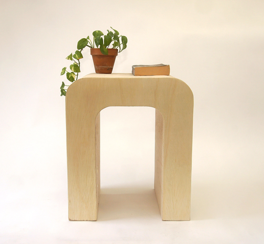 Small Curved Side Table, Horseshoe End Rounded Wooden Table - Natural