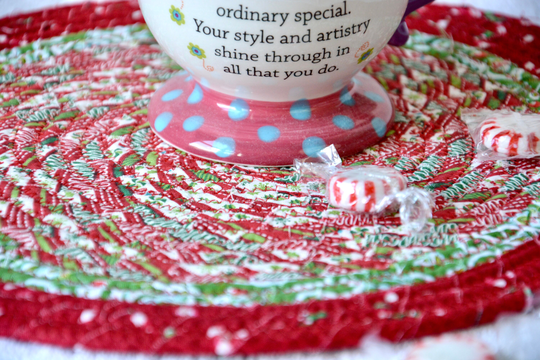Holiday Table Topper, 1 Christmas Place Mat, Handmade Hot Pad, Trivet, Lovely Decoration, Potholder, Dining Mat