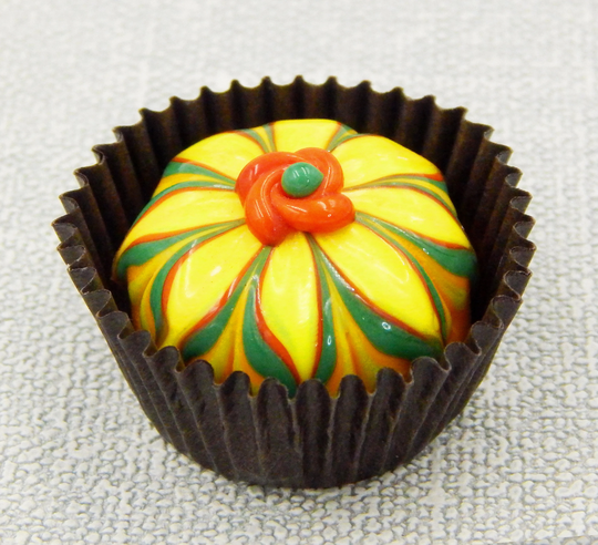 15-051Go Collectible Glass Mango Color Treat By Hulet With Green, Yellow, Orange Colored in A Fall Aster Floral Pattern