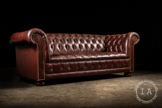 Tufted Chesterfield Sofa in Burgundy