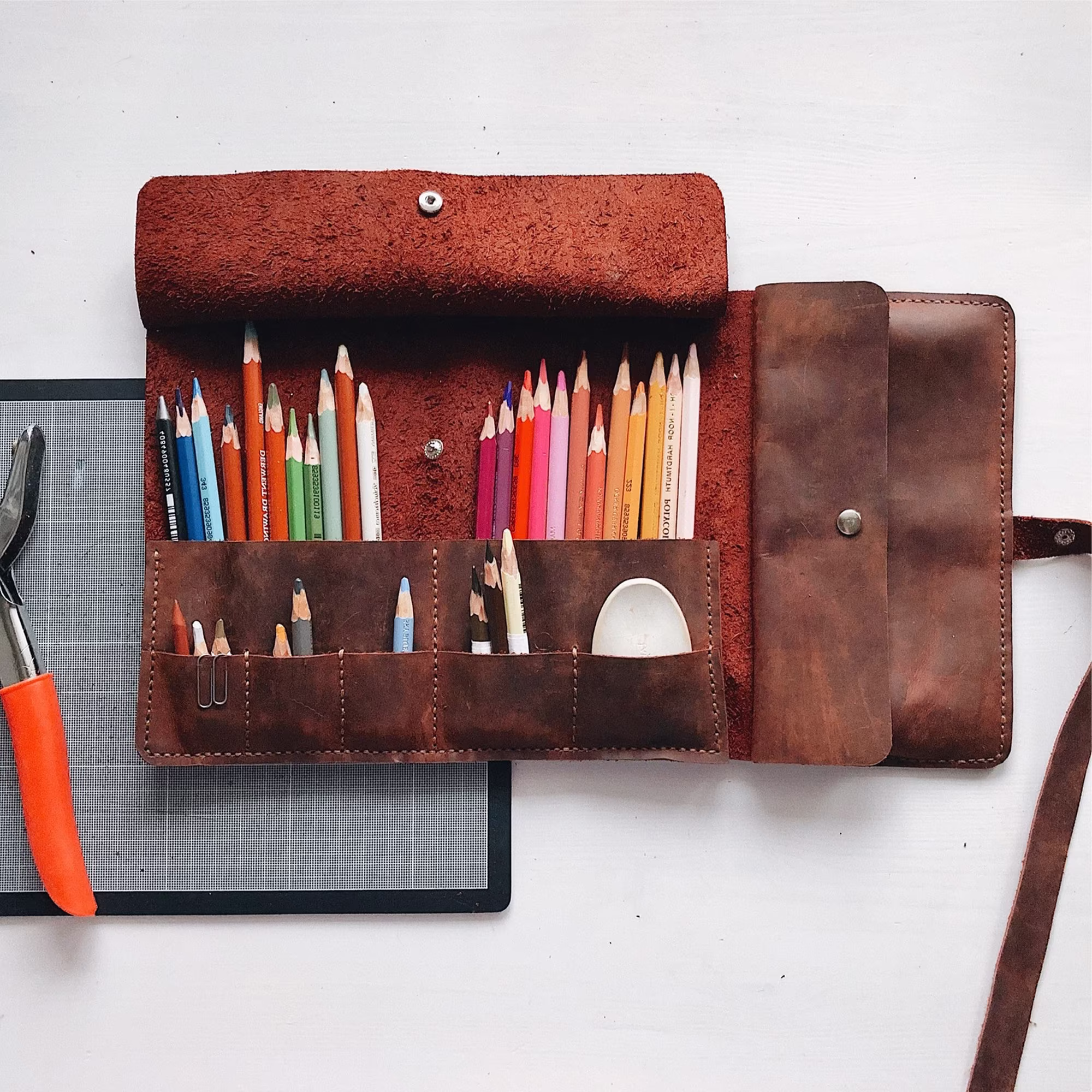 Leather Artist Roll, Pencil Roll Case, Leather Brush Roll, Leather Pencil Holder, Artist Tool Roll, Paint Holder