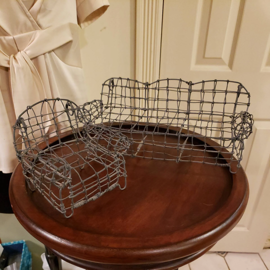 Miniature Sofa & Chair Set, Twisted Silver Wire, Nice Jewelry Display