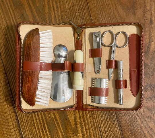 Vintage Leather Men's Grooming Travel Kit Including Safety Razor Clippers Scissors Lint Brush Shoe Horn & Styptic Pencil