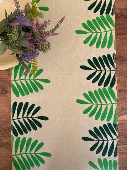 Green Leaves Table Runner