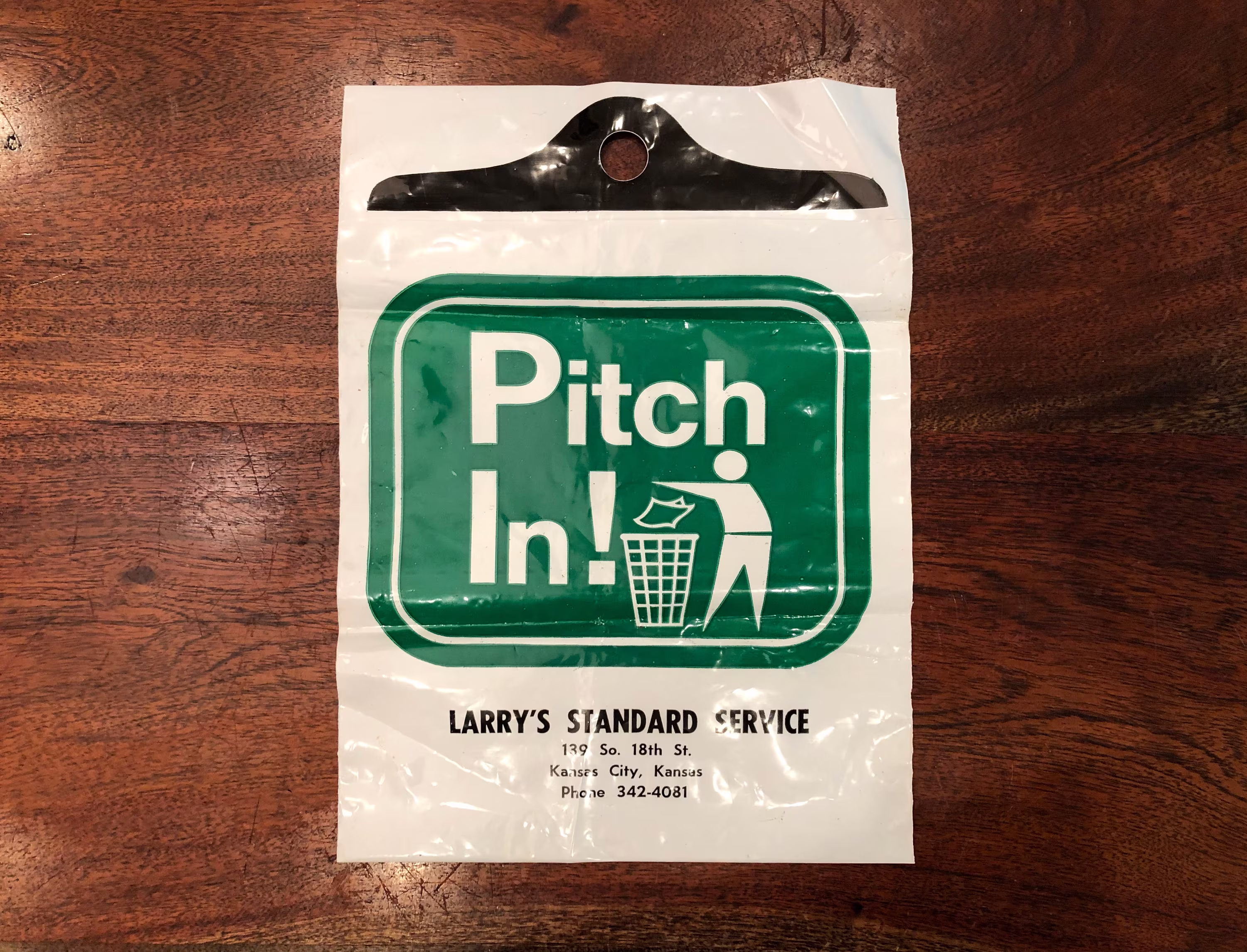 Vintage 1970's Pitch In Campaign Plastic Bag From Larry's Standard Service in Kansas City - Pitch in Pop Art Decor
