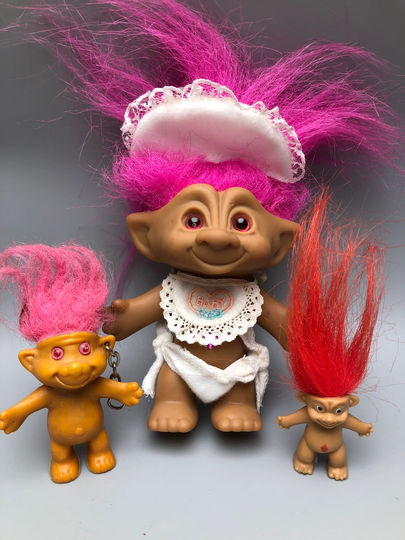 Set Of 3 Ace Novelty Treasure Trolls Pink Belly Wishstone Baby Doll Acme Keychain Troll & Orange Pencil Top