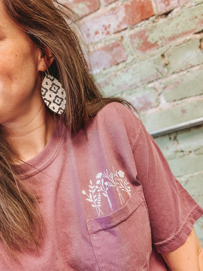 Comfort Colors Wildflower | Short Sleeve Pocket T-Shirt Unisex Vintage Pigment Dyed Floral Tee Botanical Nature Tees