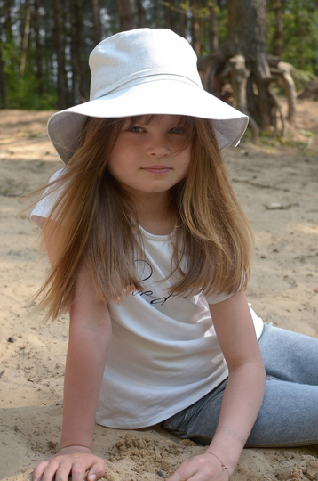 Elegant Summer Hat, Little Girl Linen Beach Hat
