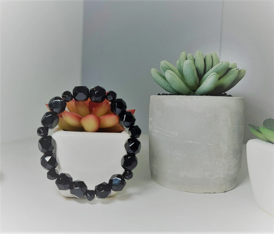 Black Faceted Star Cut Beaded Bracelet