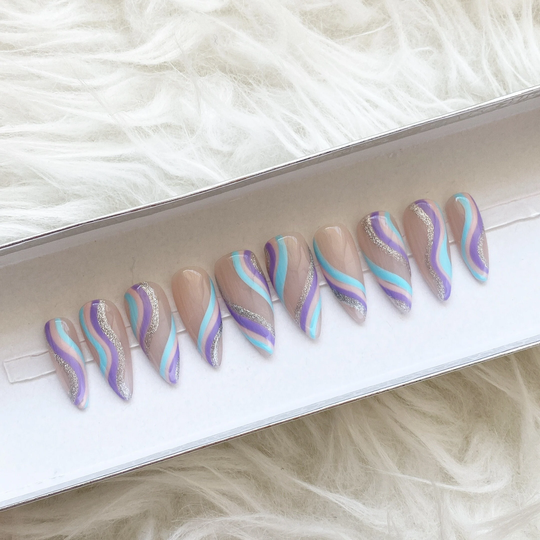 Reusable Pastel Colors Silver Glitter Squiggly Wavy Lines Press On Nails